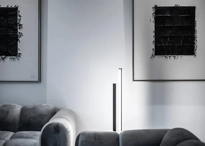 Luxurious 2 Bedroom Noir * Canggu (Bali)