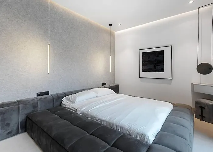 Luxurious 2 Bedroom Noir * Canggu (Bali)