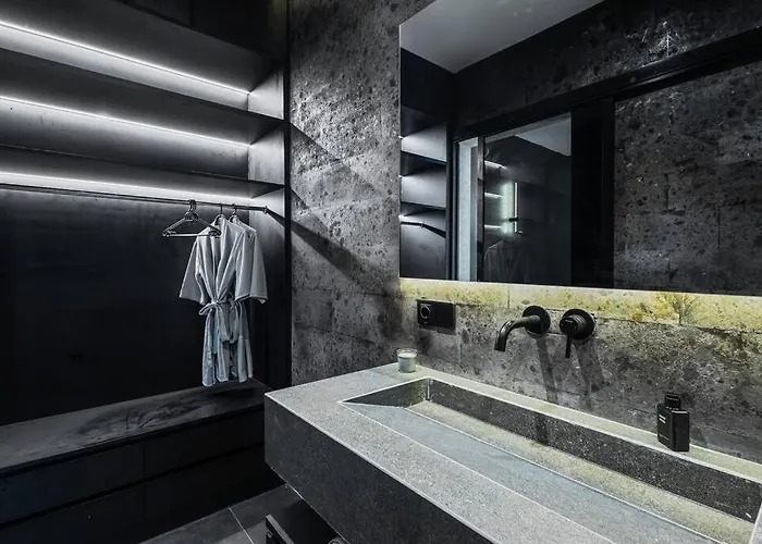 Luxurious 2 Bedroom Noir Canggu (Bali)